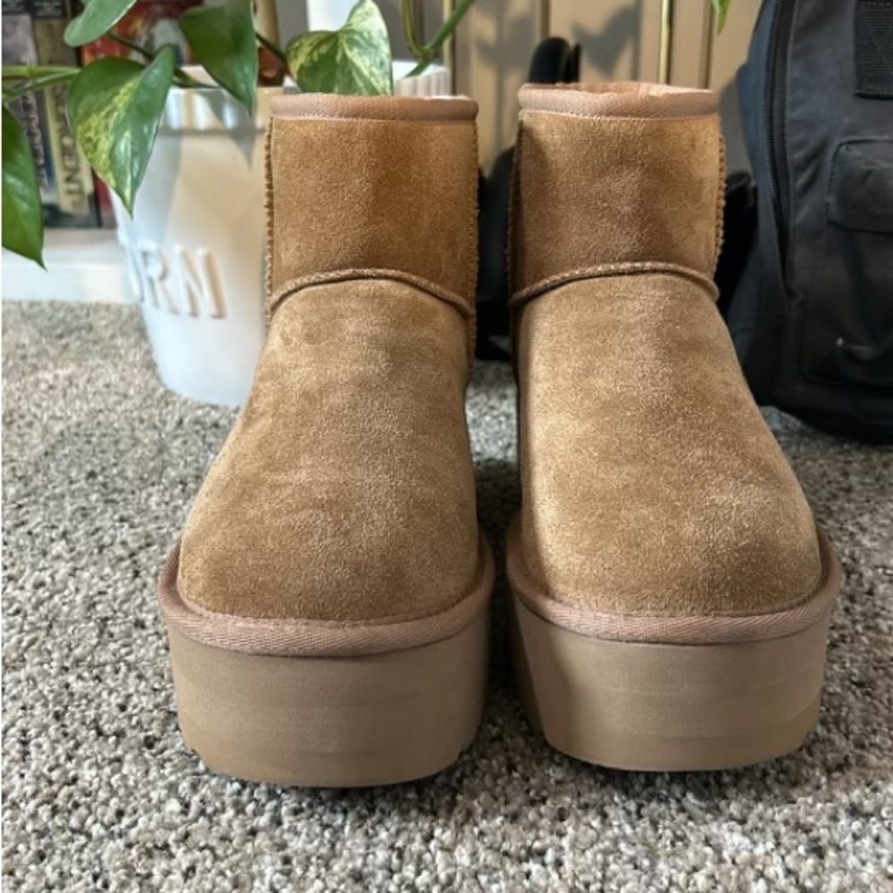 Practically Brand New Platform Uggs. Only Been Wo… - image 8